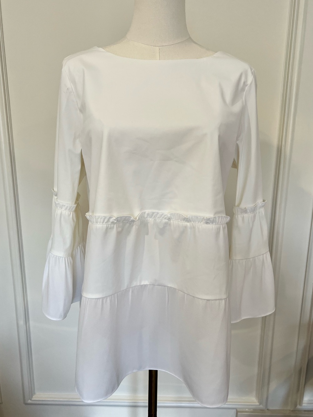 Lysse White Tiered Ruffle Bell Sleeve Tunic Blouse Coastal Cottagecore Sz‎ M